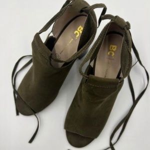 BC brand green suede shoe, size 9.5
